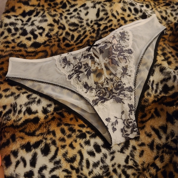 PINK Victoria Secret Panties - Picture 3 of 12